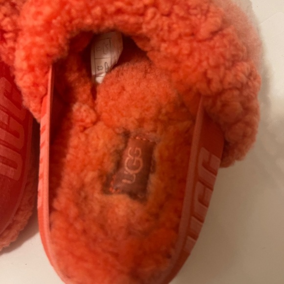 UGG FLUFF YEAH SLIDE
RAINBOW WOMEN SANDAL LAVA
FLOW MULTI-COLORS SIZE 5 - Picture 8 of 14